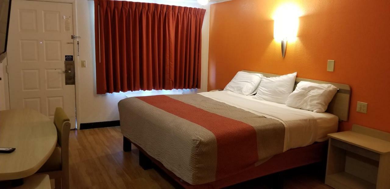 Fairbridge Inn Express London Ngoại thất bức ảnh